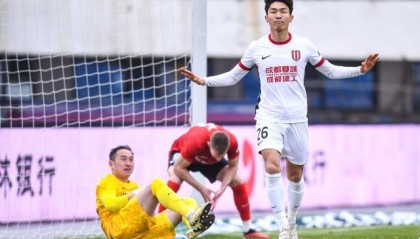 今日NBA比分直播-蓉城“菜地”里抢3分直逼榜首 下轮与申花强强对话